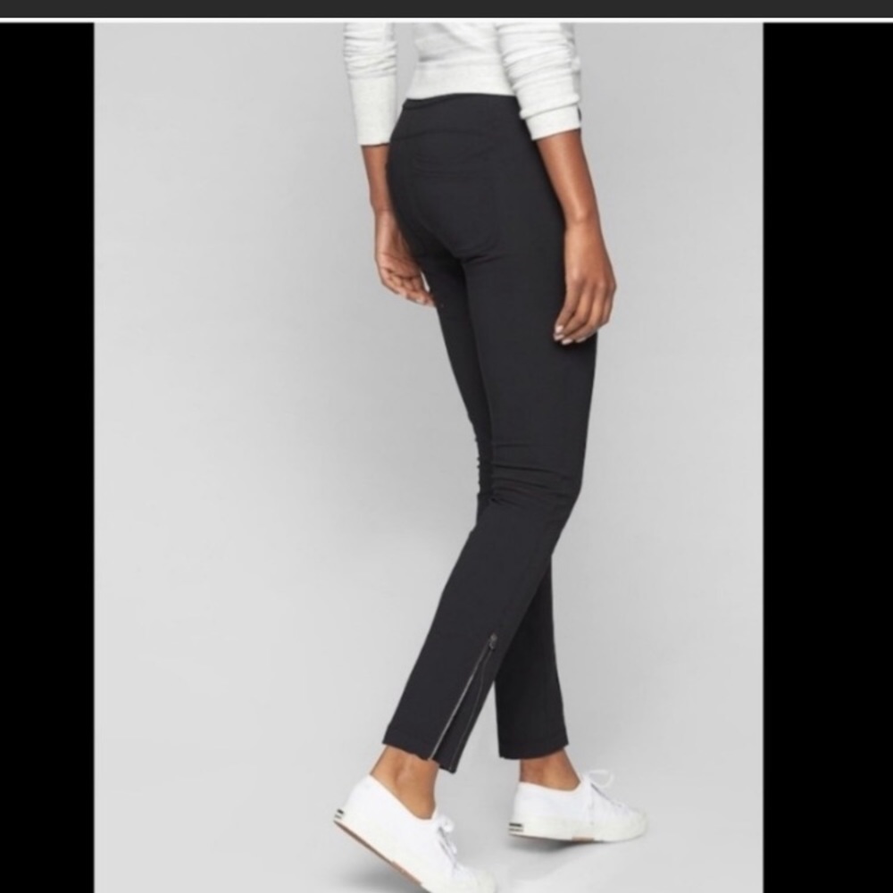 Athleta Wander Trekkie Zipper pants size 4